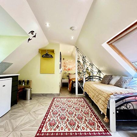 Forest Studio Apartment Gated Parking On 2 Acres Garden Chislehurst Exterior photo
